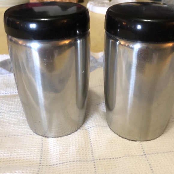 VINTAGE WEST BEND ALUMINUM FLOUR & SUGAR SHAKERS 4.5” - Picture 2 of 3